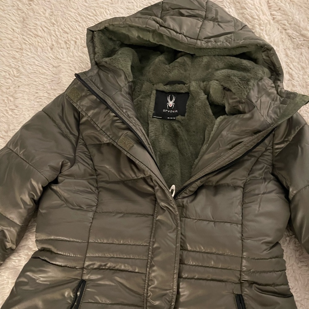 Beautiful warm never worn spyder jacket!